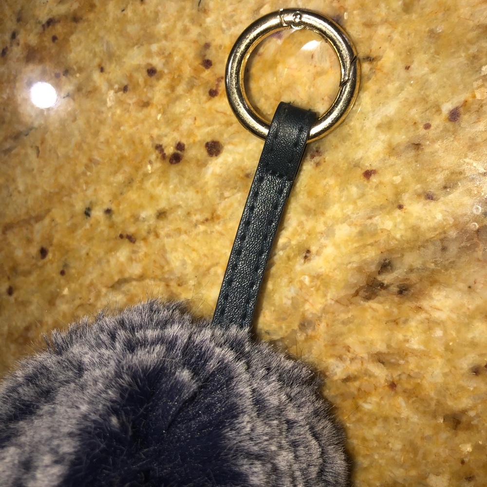 Navy Puff Keychain - Picture 2 of 4